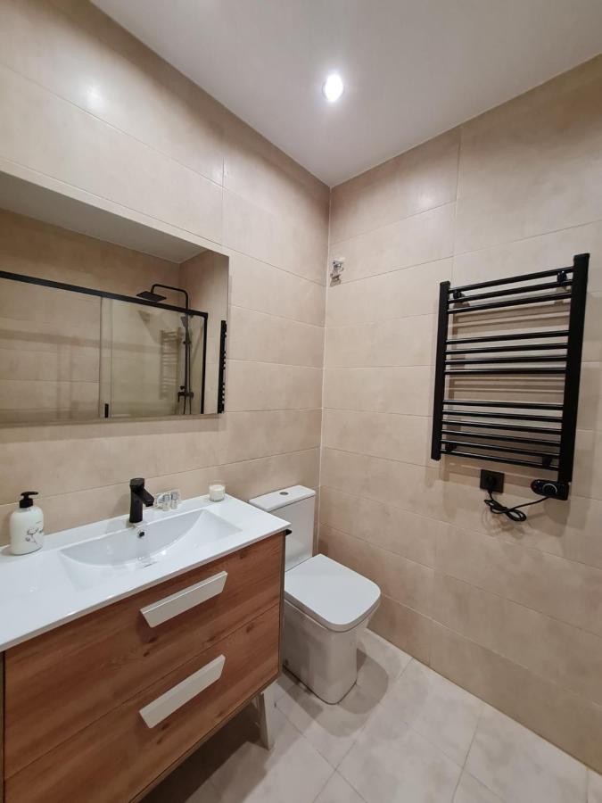 Appartamento Ayuntamiento PARKING gratis. Auto check-in. Bilbao Esterno foto